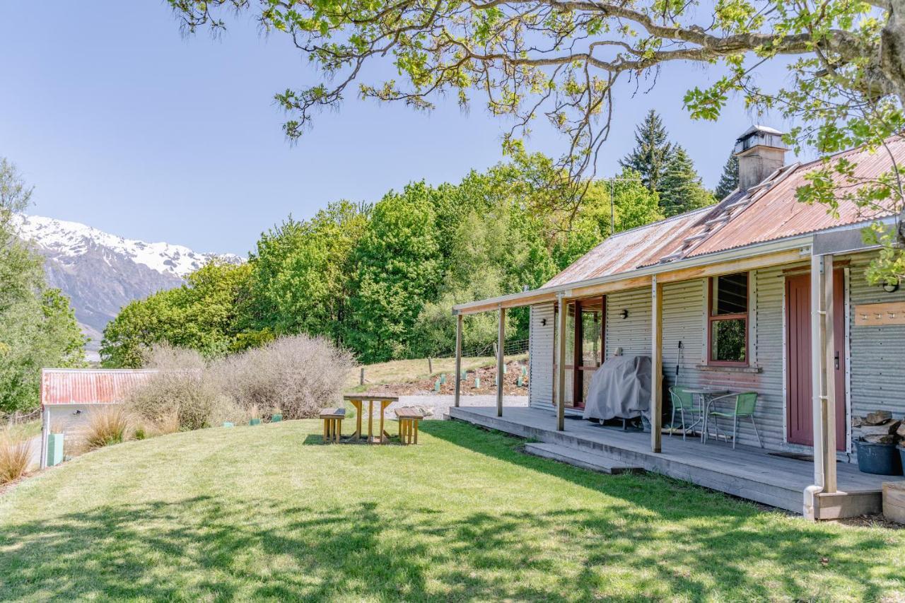 Mount Cook Station Shearers Quarters Lodge بحيرة تيكابو المظهر الخارجي الصورة