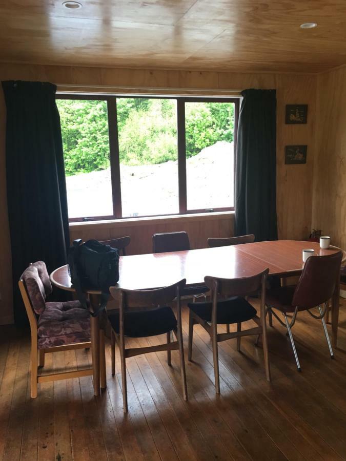 Mount Cook Station Shearers Quarters Lodge بحيرة تيكابو المظهر الخارجي الصورة