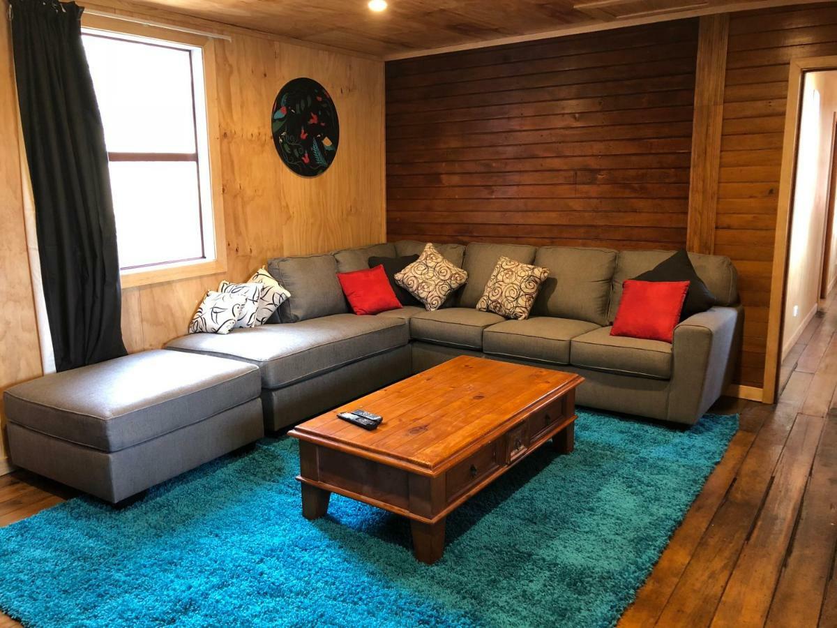 Mount Cook Station Shearers Quarters Lodge بحيرة تيكابو المظهر الخارجي الصورة