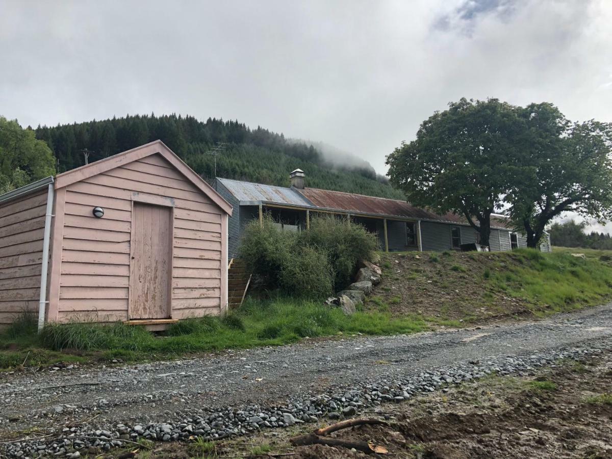 Mount Cook Station Shearers Quarters Lodge بحيرة تيكابو المظهر الخارجي الصورة