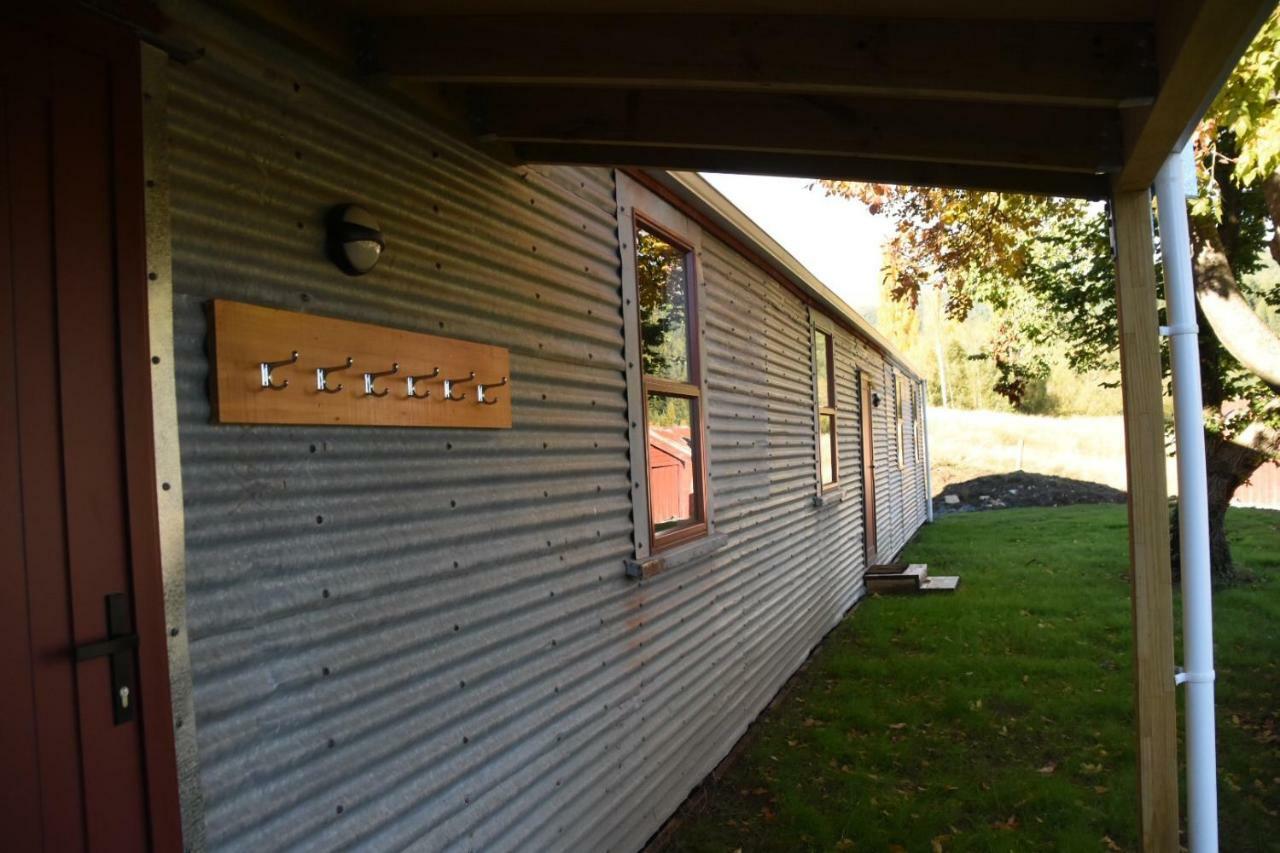 Mount Cook Station Shearers Quarters Lodge بحيرة تيكابو المظهر الخارجي الصورة
