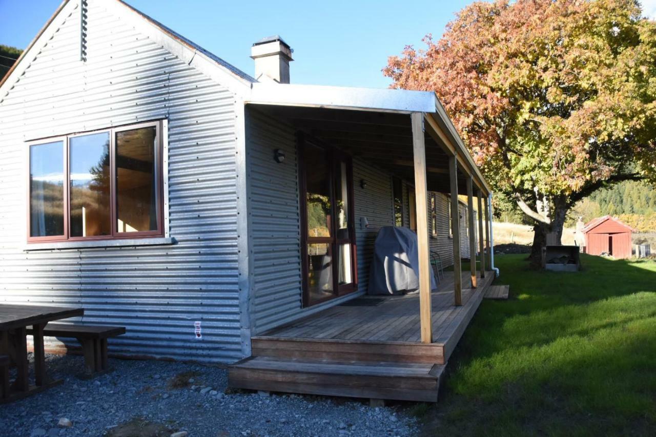 Mount Cook Station Shearers Quarters Lodge بحيرة تيكابو المظهر الخارجي الصورة